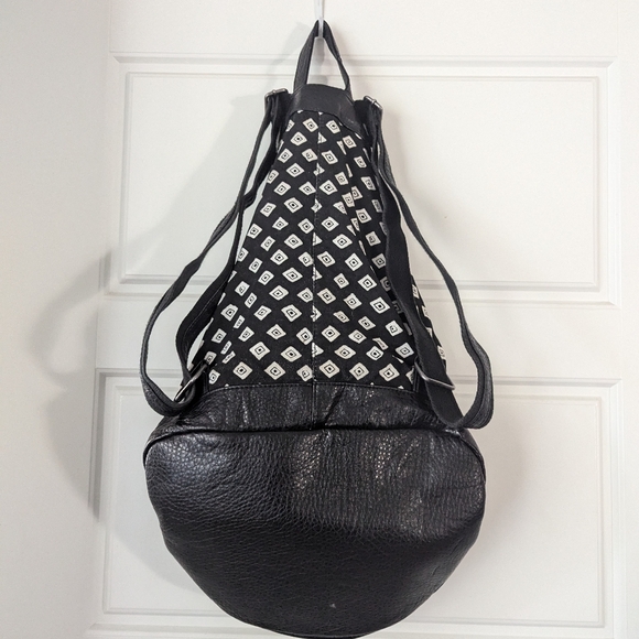 Volcom Bag - Picture 2 of 6